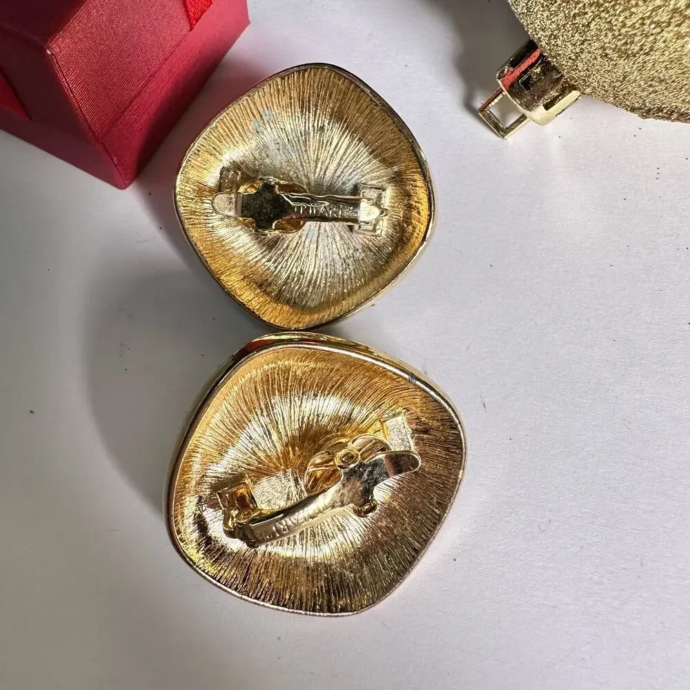 Clip on earrings